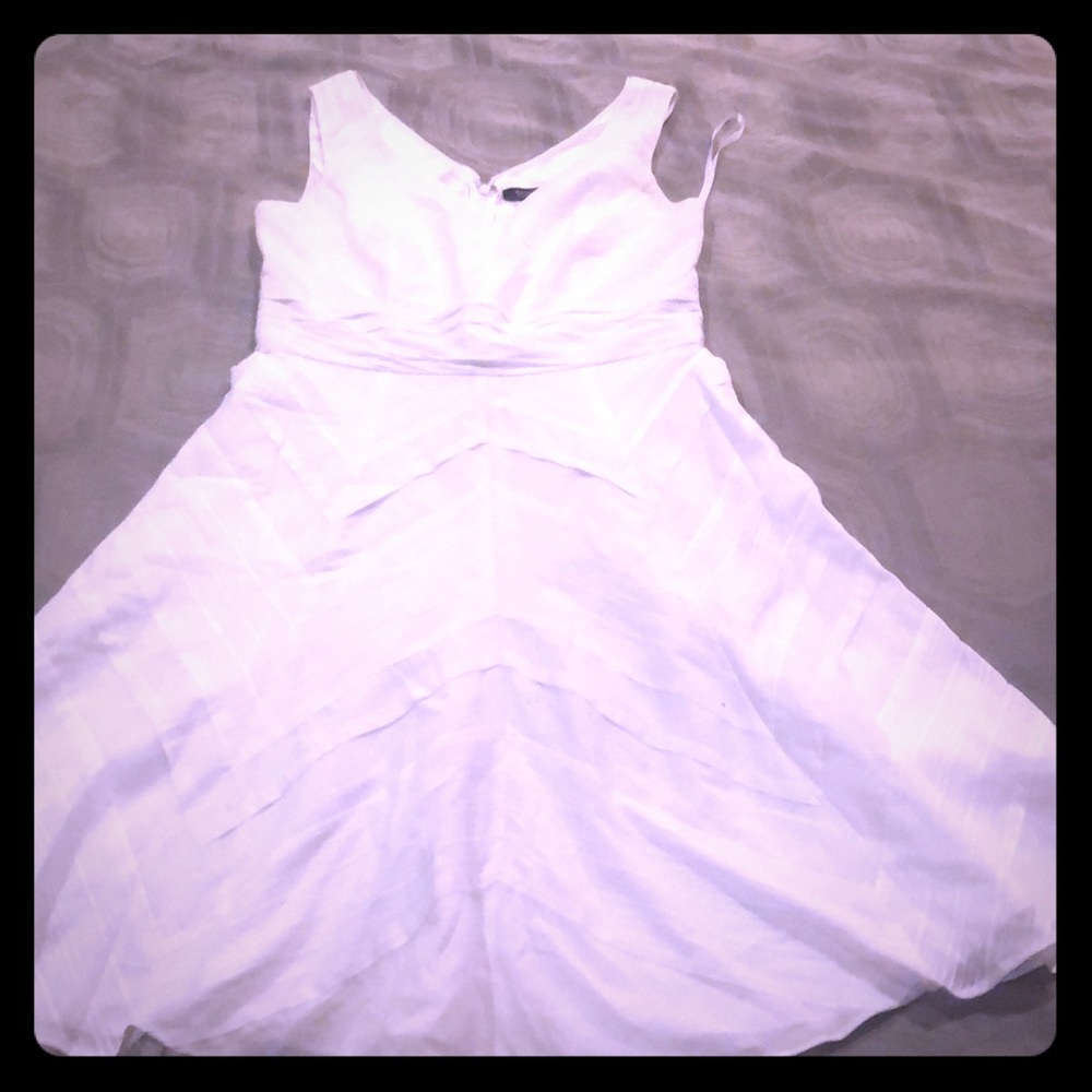 White short cotton dress by White House Black